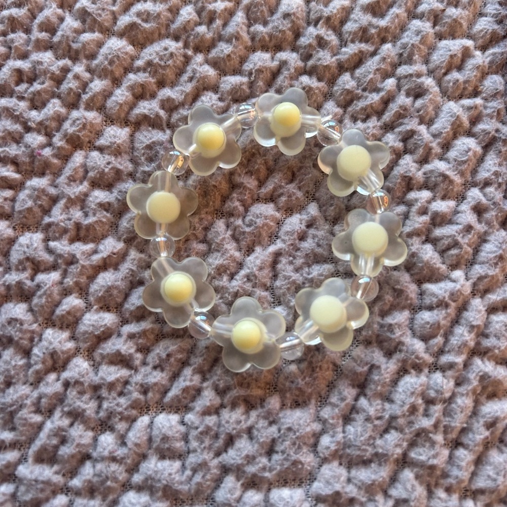 Y2K Glass Inspired Daisy Flower Bead Bracelet